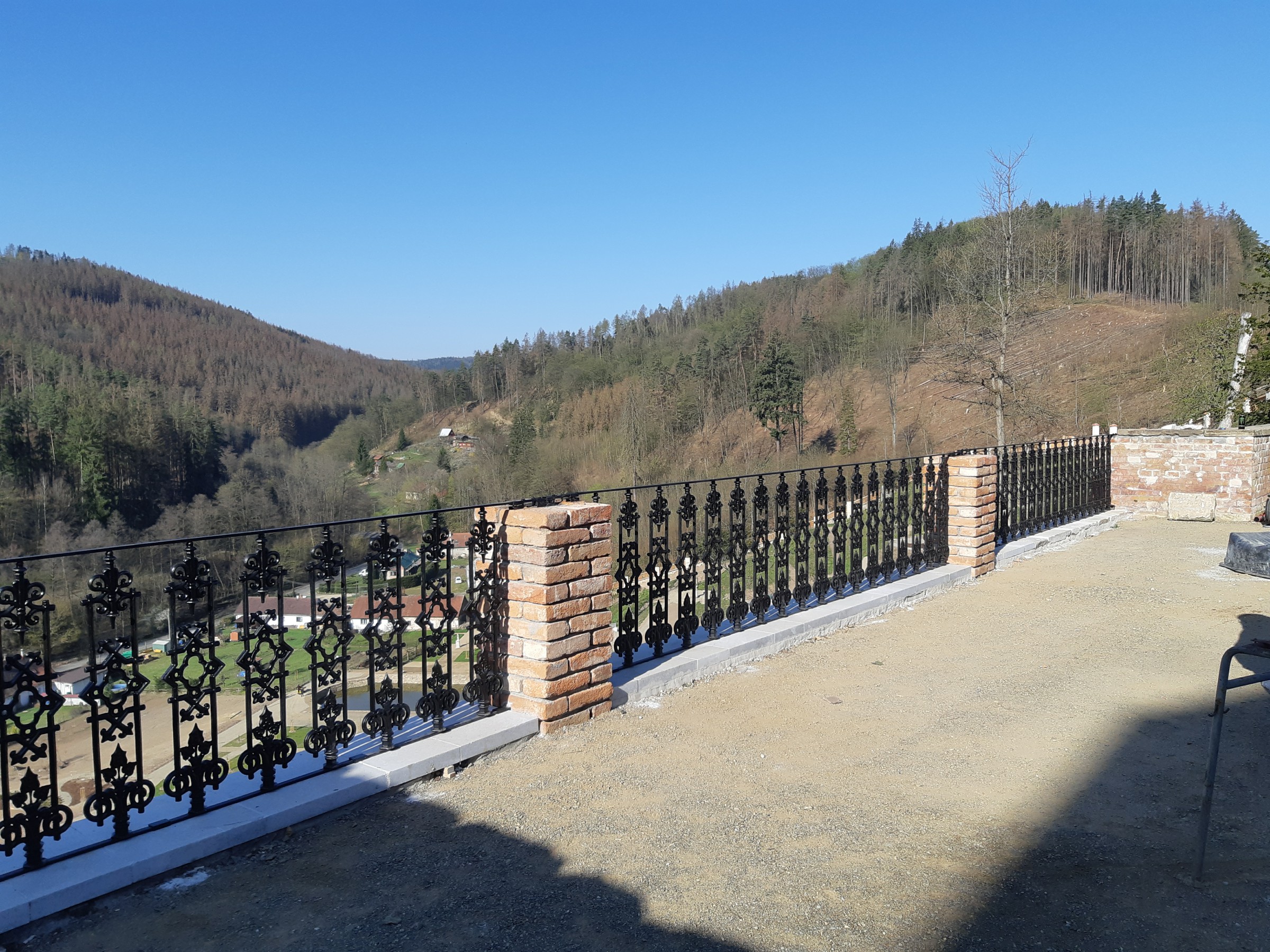 Hrad Pern&scaron;tejn