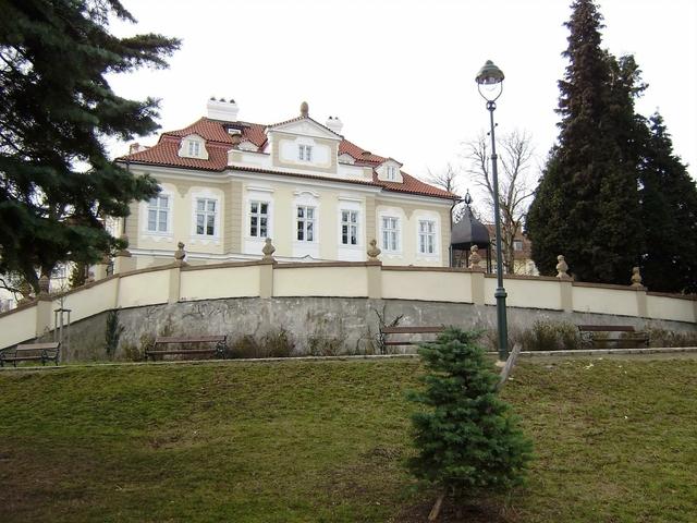 Park u z&aacute;mečku Hanspaulka